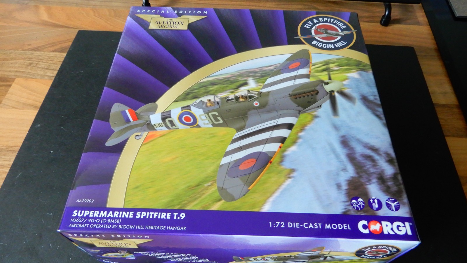 CORGI AA29202 – SPITFIRE T9, AIRCRAFT OPERATED BY BIGGIN HILL
