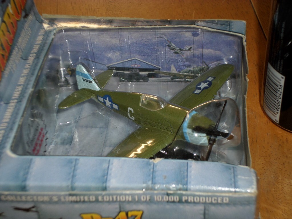 [WW#2] USA, P-47 THUNDERBOLT FIGHTER PLANE, [FLYING CHAMPS], DIECAST TOY, VINT