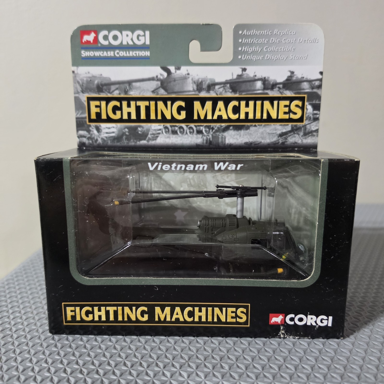 Corgi UH-1C Huey Helicopter US Army “Shark Mouth” Vietnam Showcase 1:100