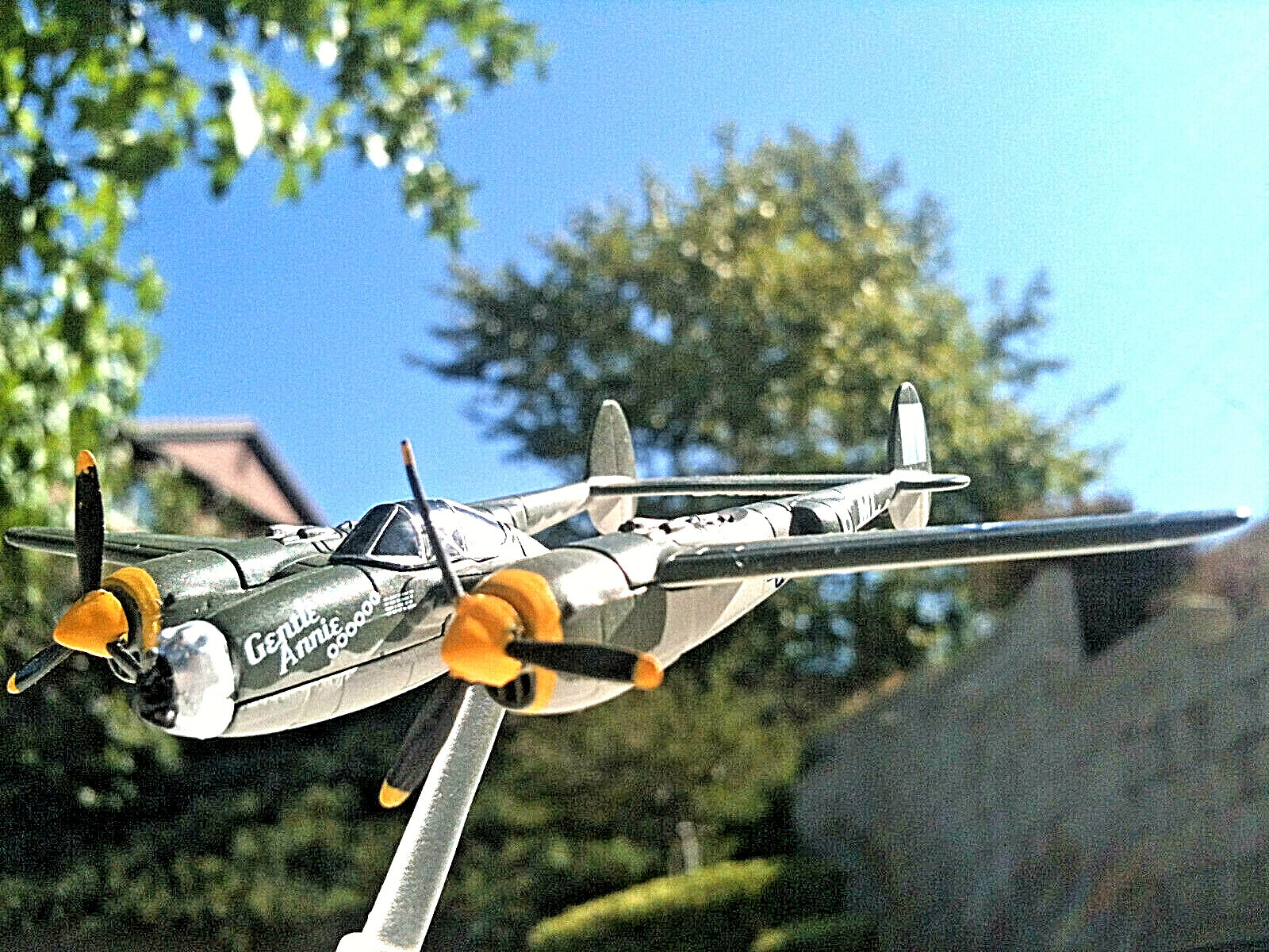 Corgi P-38J Lightning USAF 20th FG, “Gentle Annie”, Harold Rau, 1944 1:147 scale