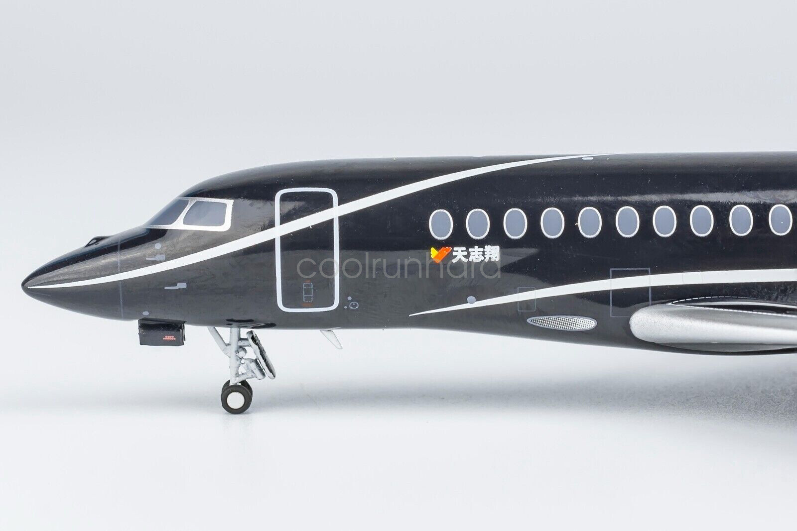 1:200 NG71025 Private Jet Dassault Falcon 7X B-8213 Aircraft Model