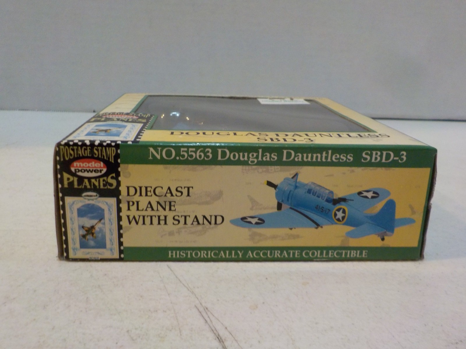 A515 Model Power 1/100 5363 Douglas Dauntless SBD-3 Postage Stamp Planes