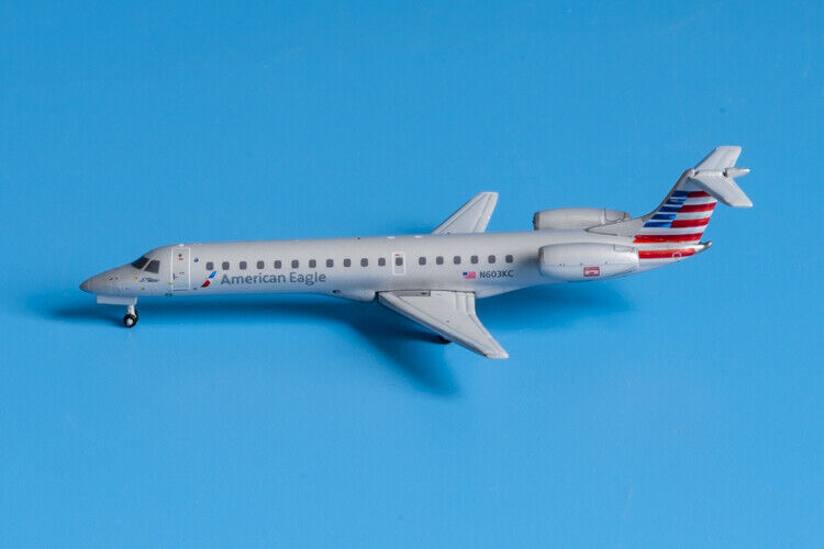 1:400 GeminiJets American Eagle Embraer ERJ-145 Passenger Airplane Diecast Model