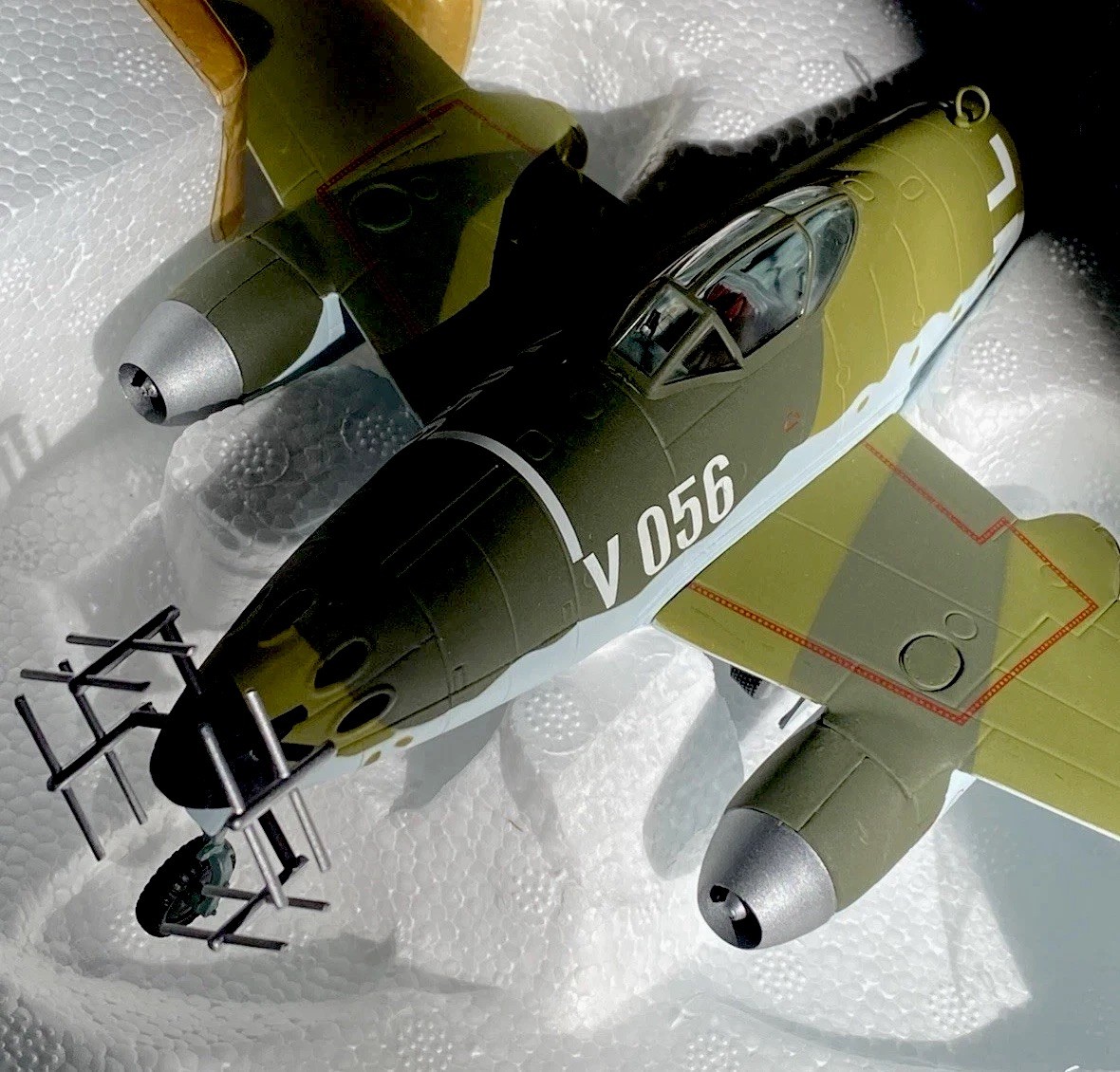 Franklin Mint B11E074 Me262 V056 ‘Mosquito Killer’ Kurt Welter Luftwaffe Testing