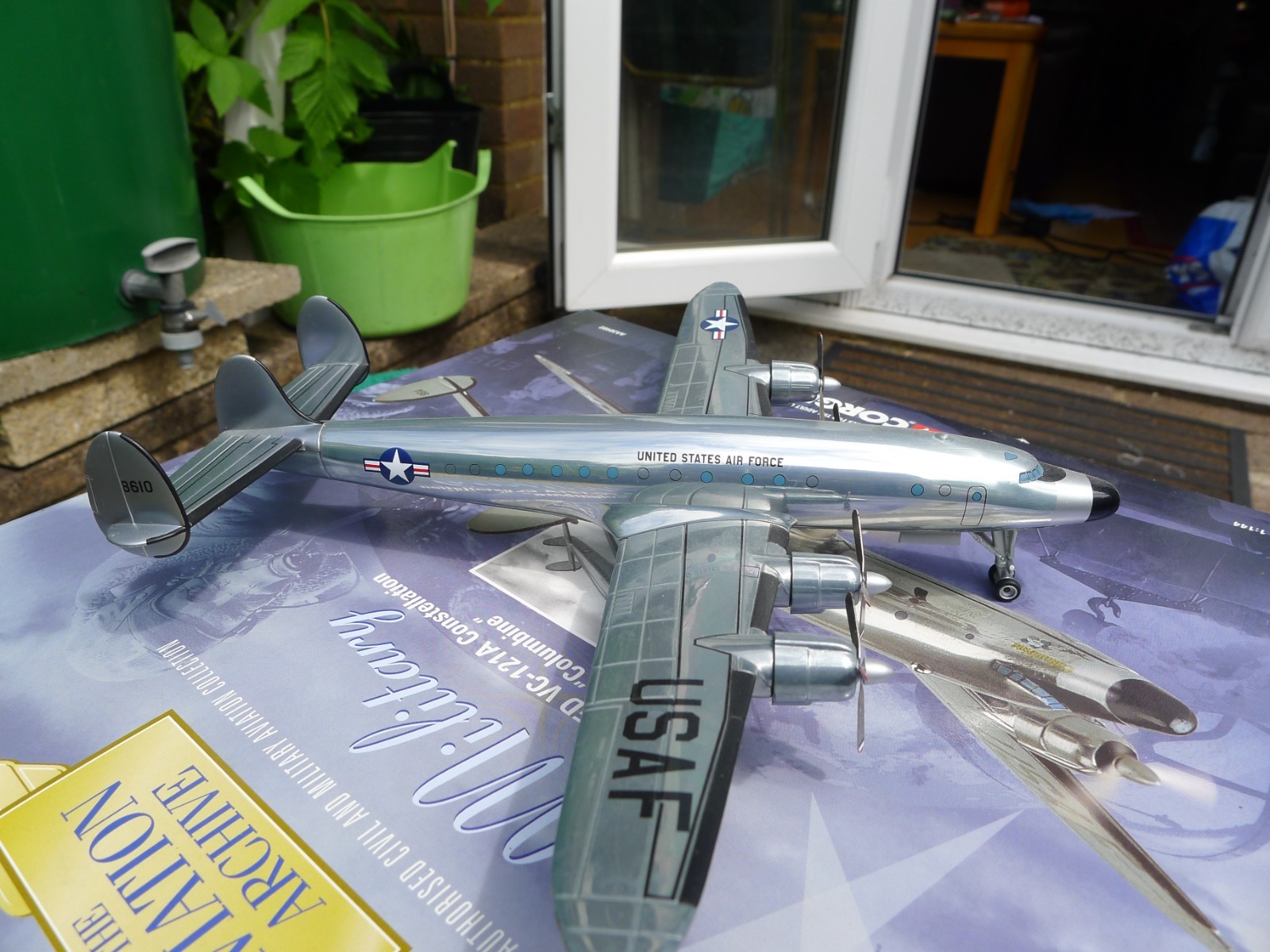 Corgi Aviation AA30402 – Lockheed VC-12A Constellation Columbine, 1/144 Scale.