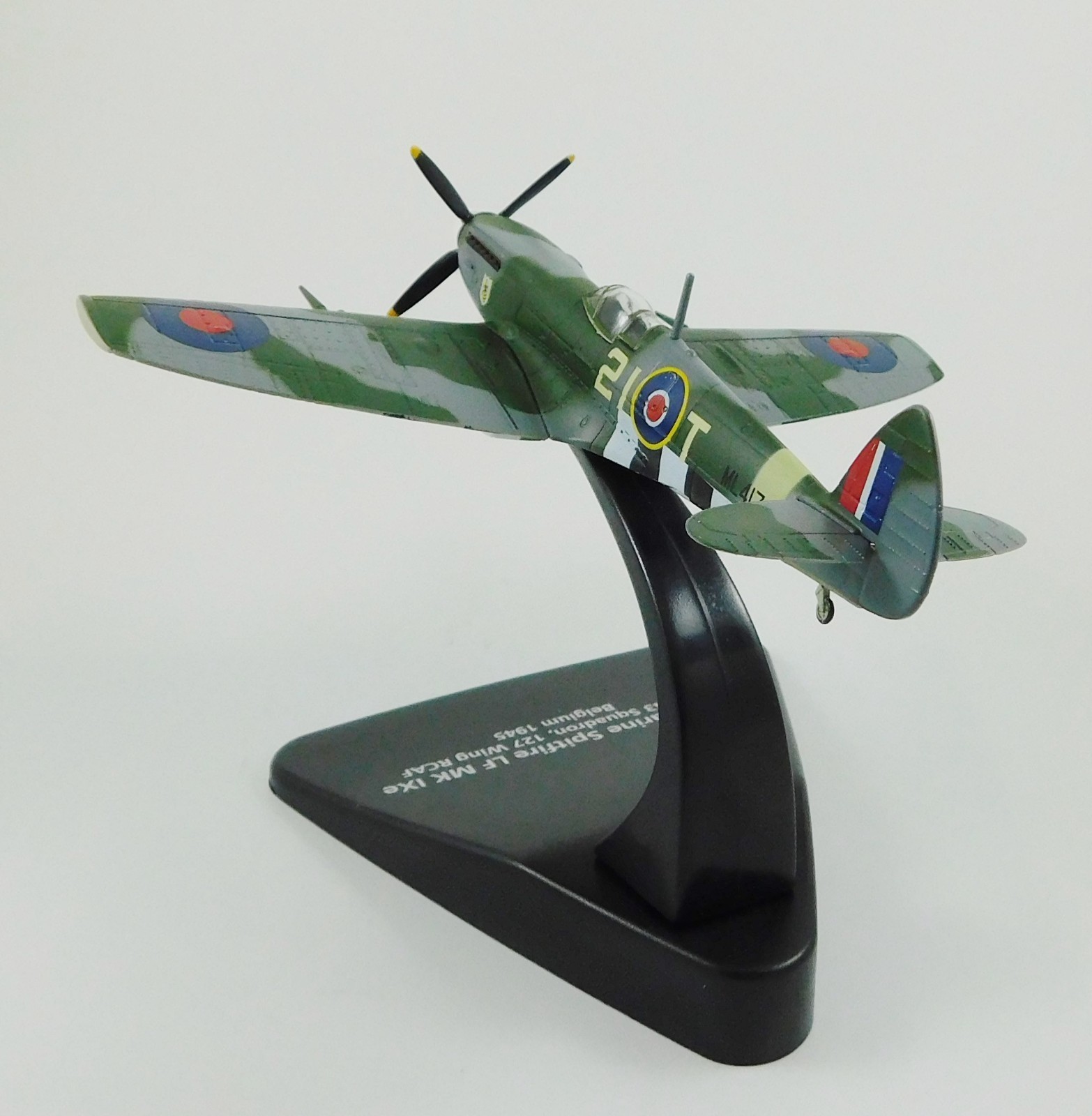 Supermarine Spitfire 1XE 443 Sqn RCAF Fighter Aircraft Diecast Model Scale:1:72