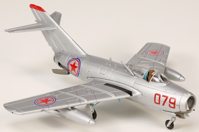 Hobby Master 1/72 MiG-15 Fagot Red 079 CPVAF