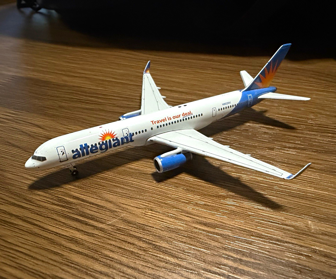GeminiJets Allegiant Boeing 757-200 1:400 Diecast Model N902NV