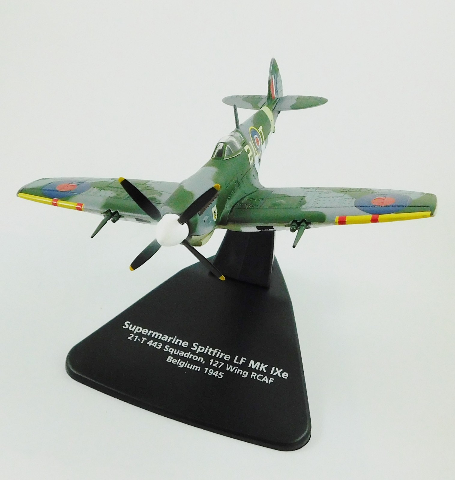 Supermarine Spitfire 1XE 443 Sqn RCAF Fighter Aircraft Diecast Model Scale:1:72