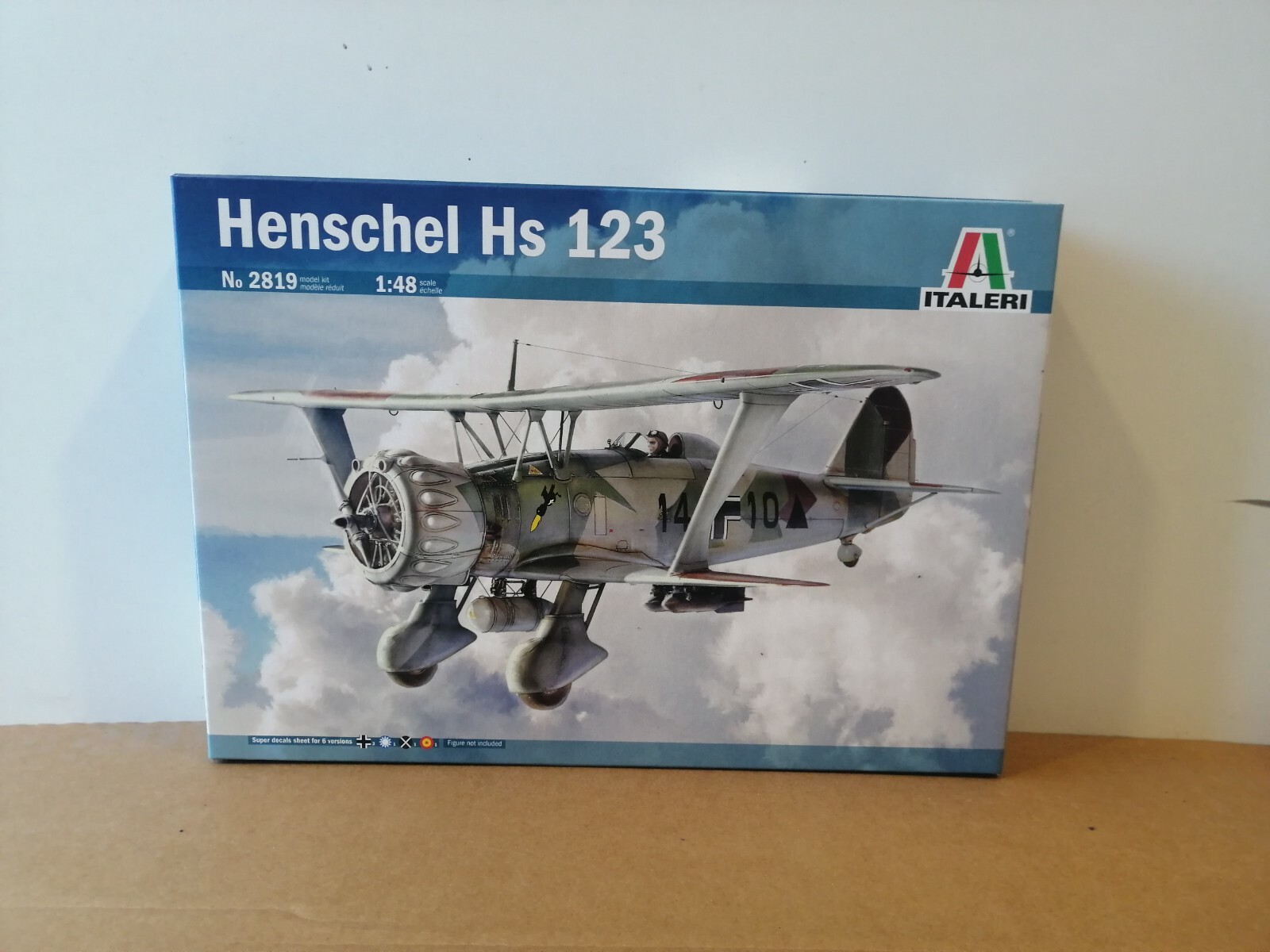 Henschel Hs 123 Military Aircraft Italeri 1-48 Biplane Bomber Kit