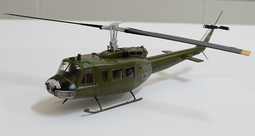 UH-1H “WASP PLATOON” 116TH ASSAULT HELICOPTER CO. – AIR FORCE ONE AF1-0151B 1/48