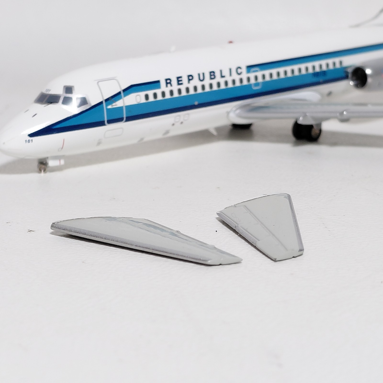 Gemini Jets 1:200 Diecast Douglas DC-9 Republic Airlines N91S Blue Goose