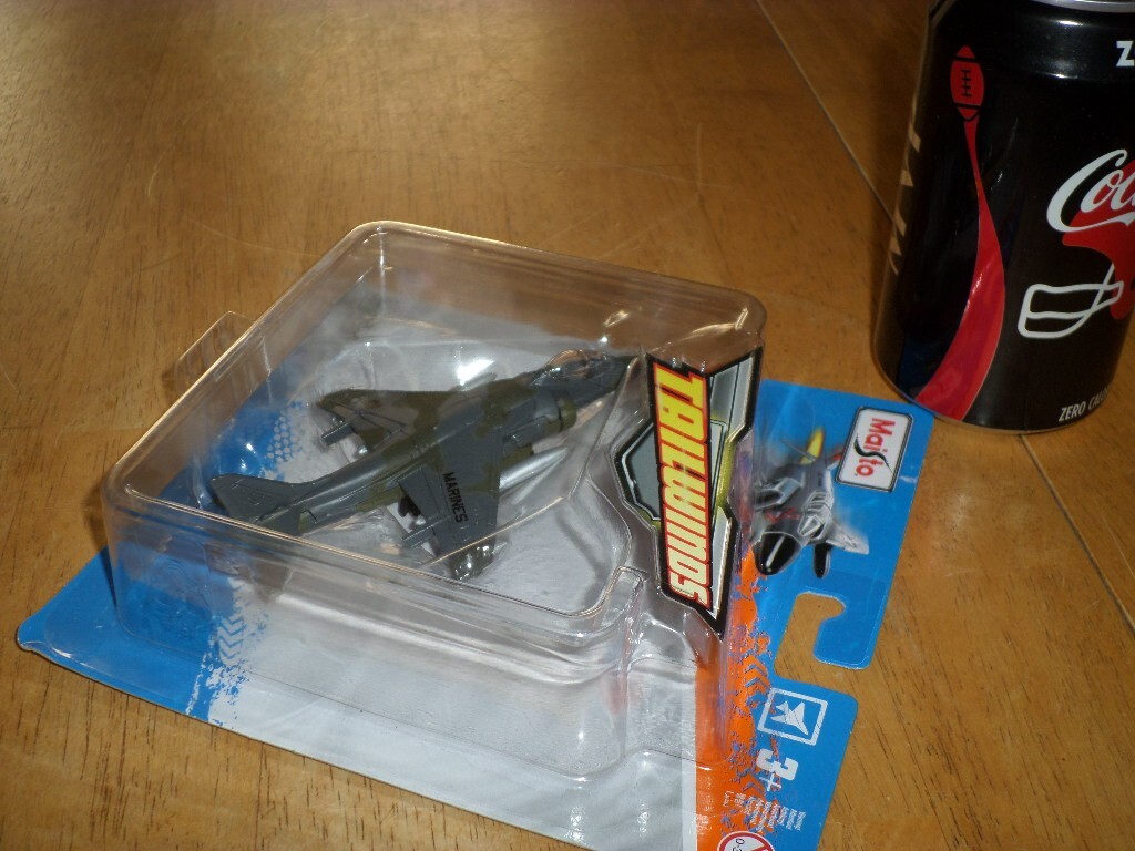 AV-8B HARRIER II, JET FIGHTER, [MAISTO-TAILWINDS] DIE CAST METAL TOY PLANE, VINT