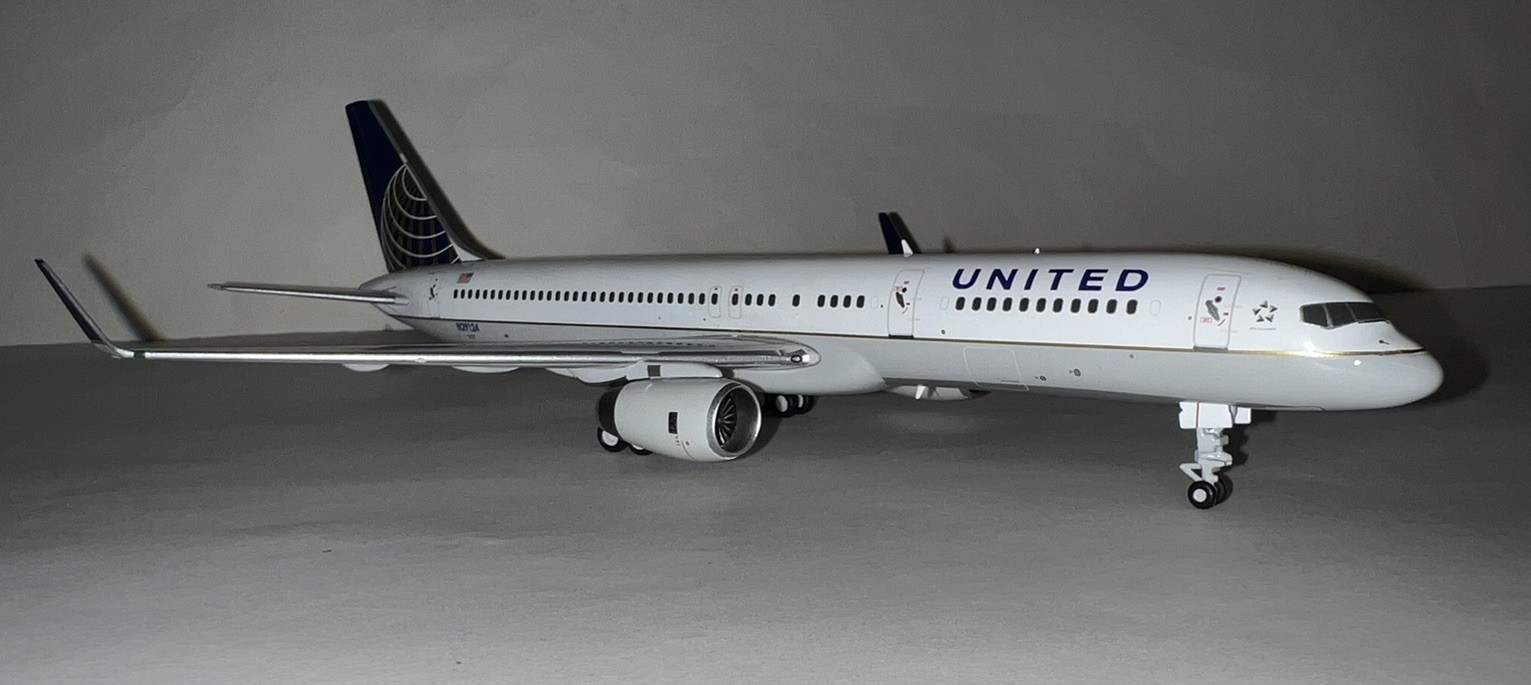 1st Release 1/200 Gemini Jets United Airlines Boeing 757-200 N29124 G2UAL204