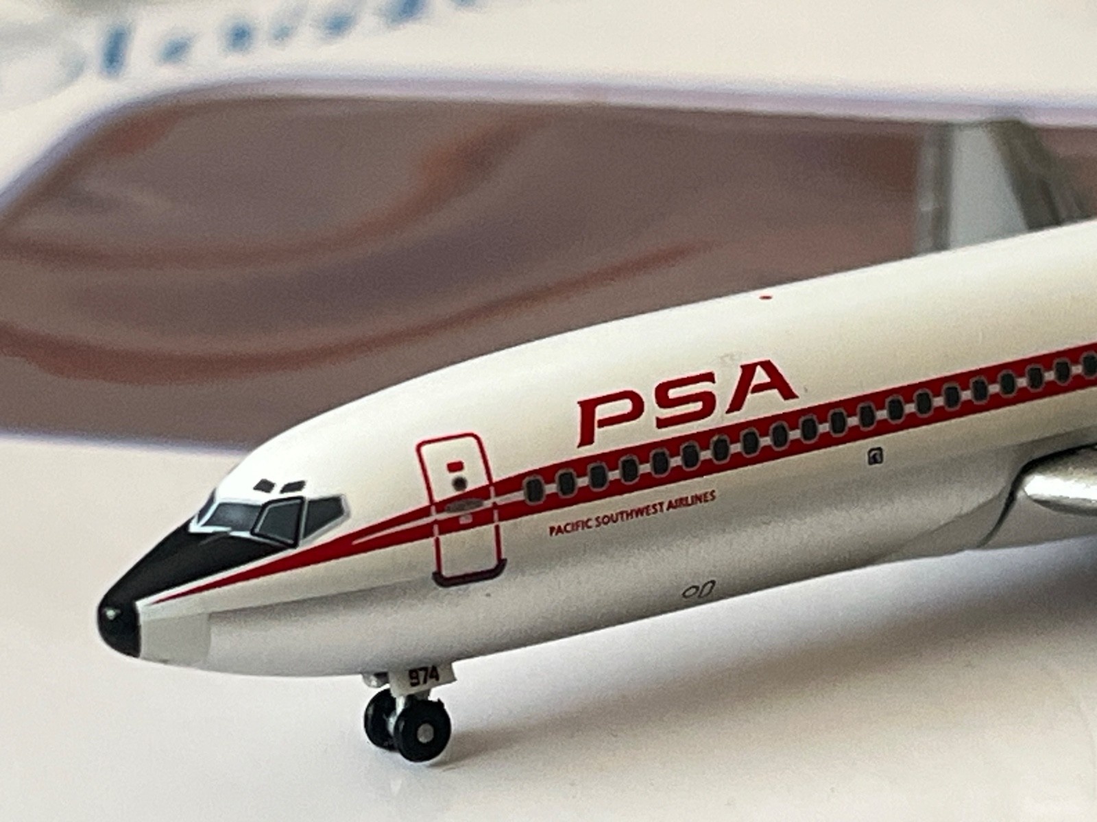 Aero Classics 1:400 PSA Airline B 727-100 N974PS
